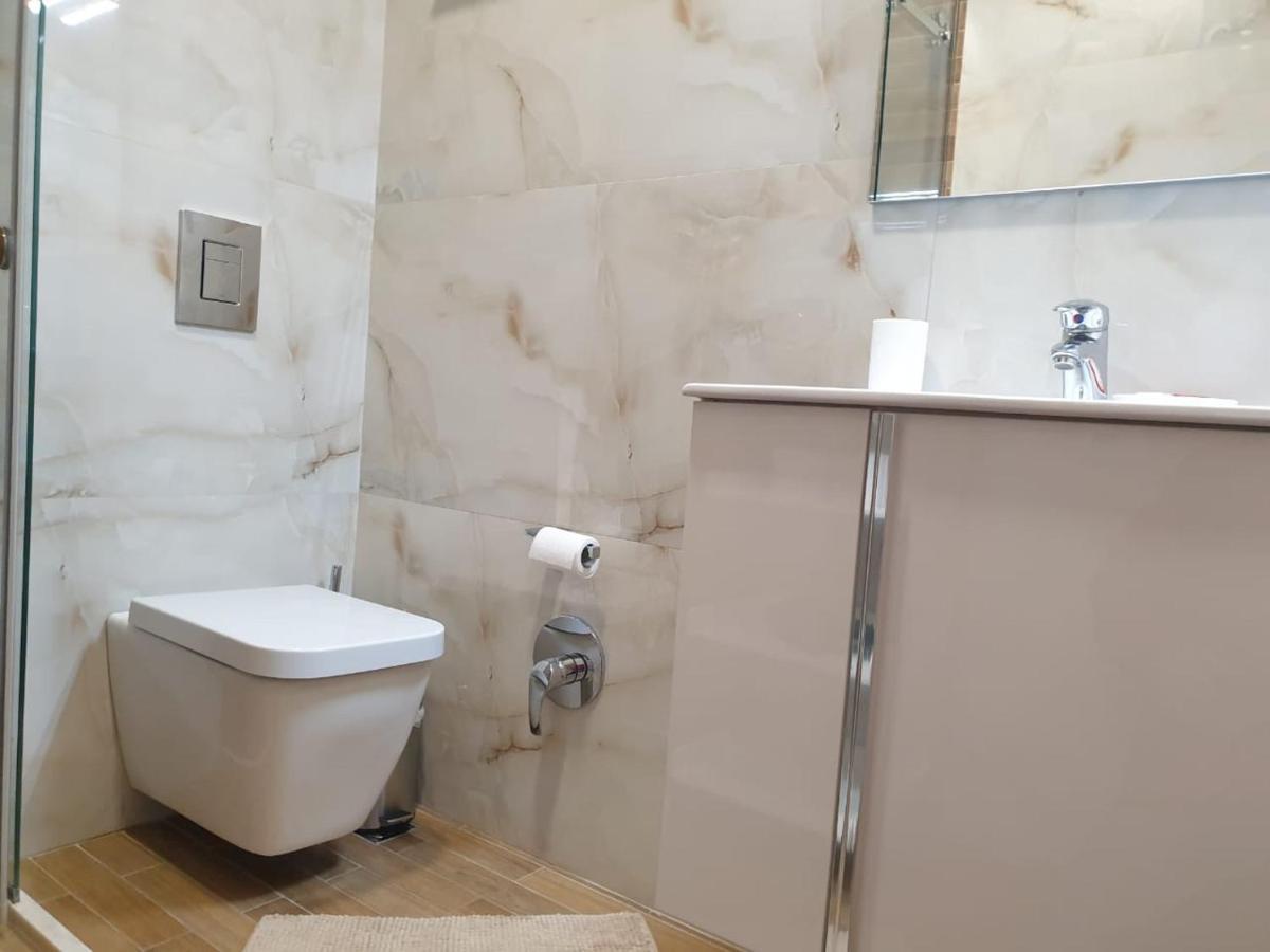 Central Comfy Apartment Тирана Экстерьер фото