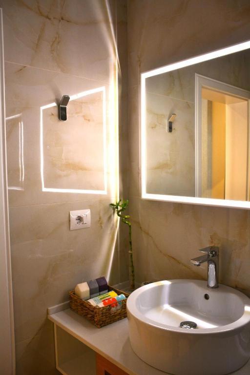 Central Comfy Apartment Тирана Экстерьер фото